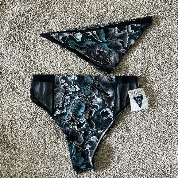 Krypton Brazilian high waited rave bottom and bandana - Picture 1 of 2